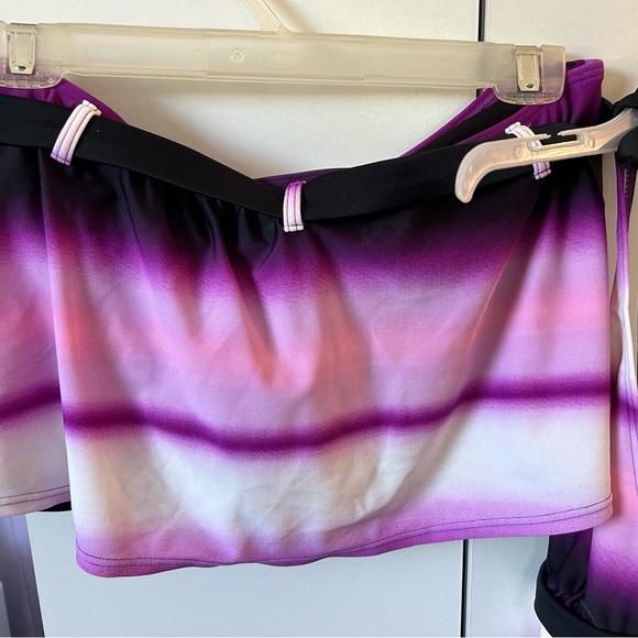 Woman bathing suit - Picture 11 of 13